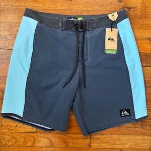 Quiksilver Highlite Arch Boardshorts NWT